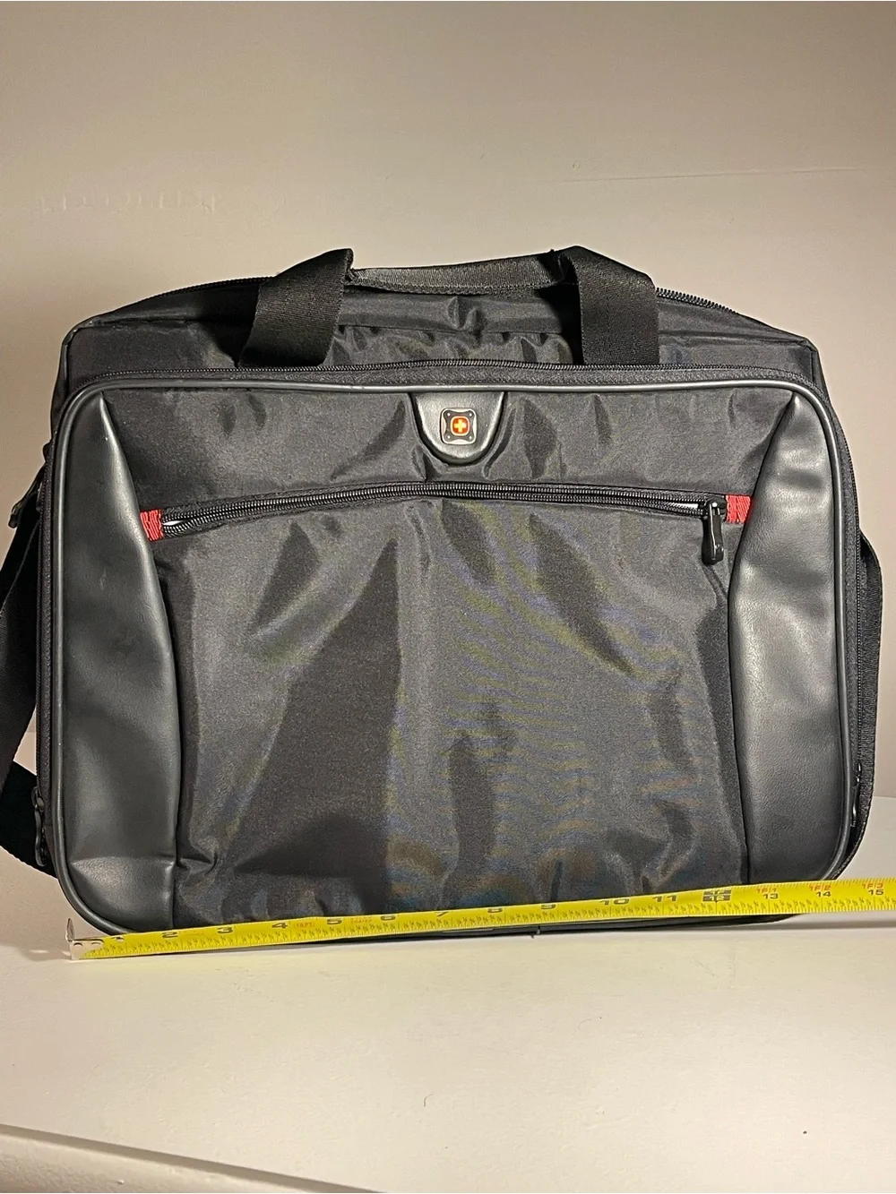 Wenger SwissGear Black Laptop Briefcase Messenger Bag 16